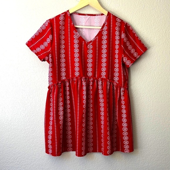 Peplum Blouse Top Floral Red and White size Medium - Picture 2 of 9